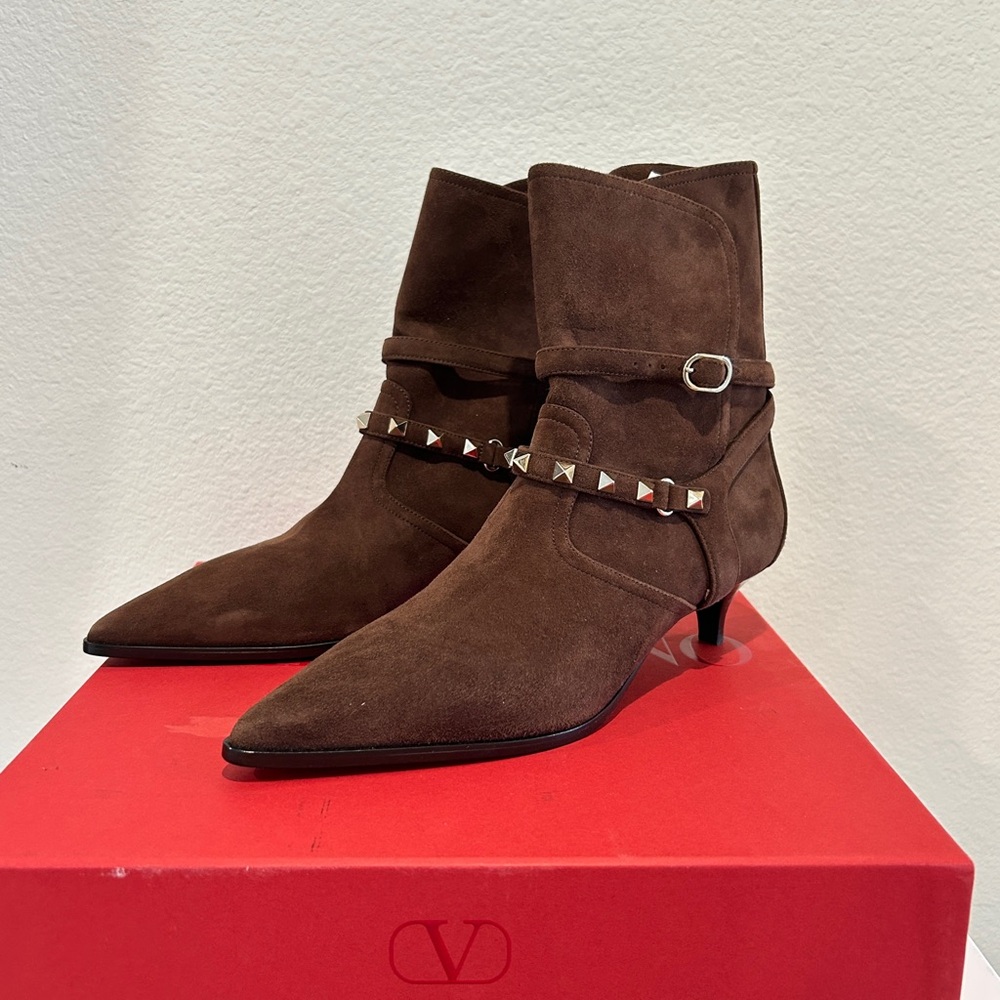 Valentino Garavani Rockstud Harness Suede Ankle Booties in Brown, Size 37, NIB